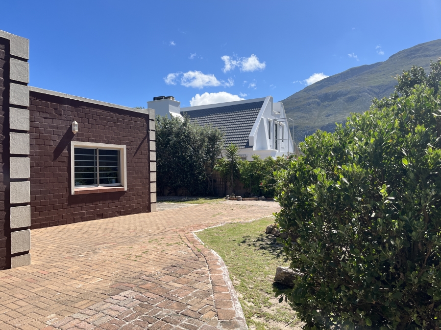 To Let 2 Bedroom Property for Rent in Bettys Bay Western Cape